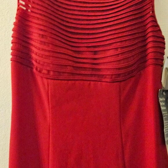 NWT Donna Morgan Event Occasion Party long red formal dress sexy slit 4 - Picture 10 of 12